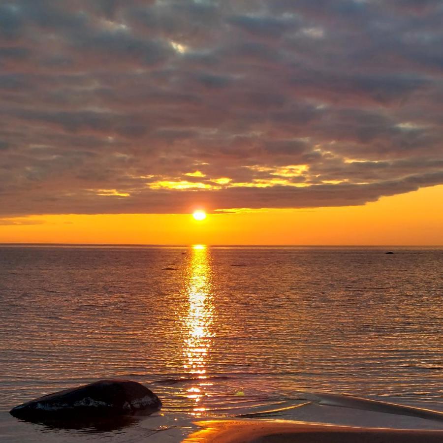 Juras Dzintars Villa Ainazi Bagian luar foto